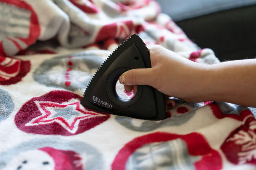 Analan triangle pet hair remover