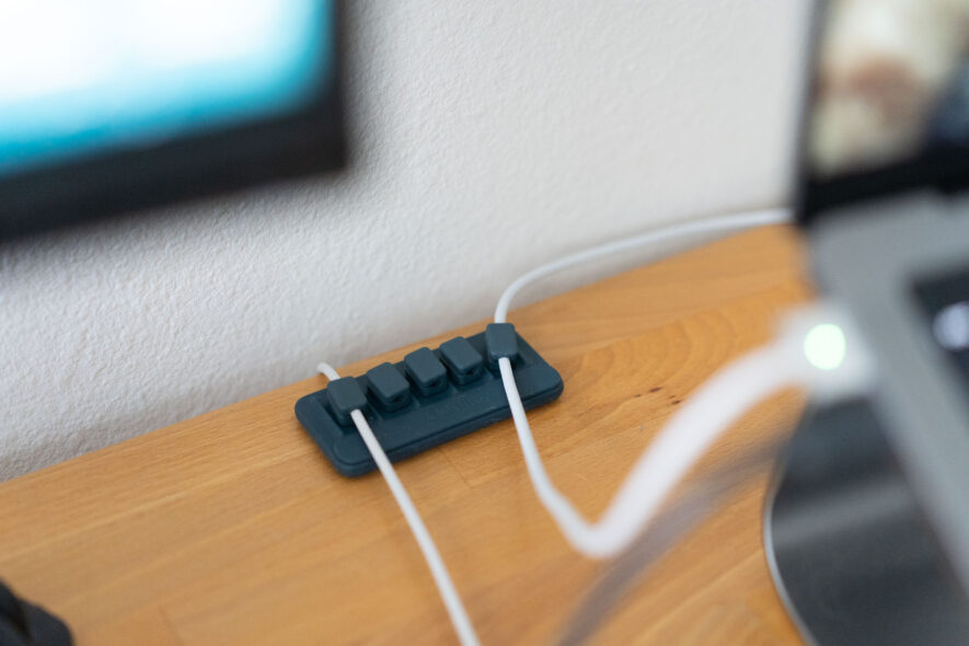 Anker magnetic cable organizer