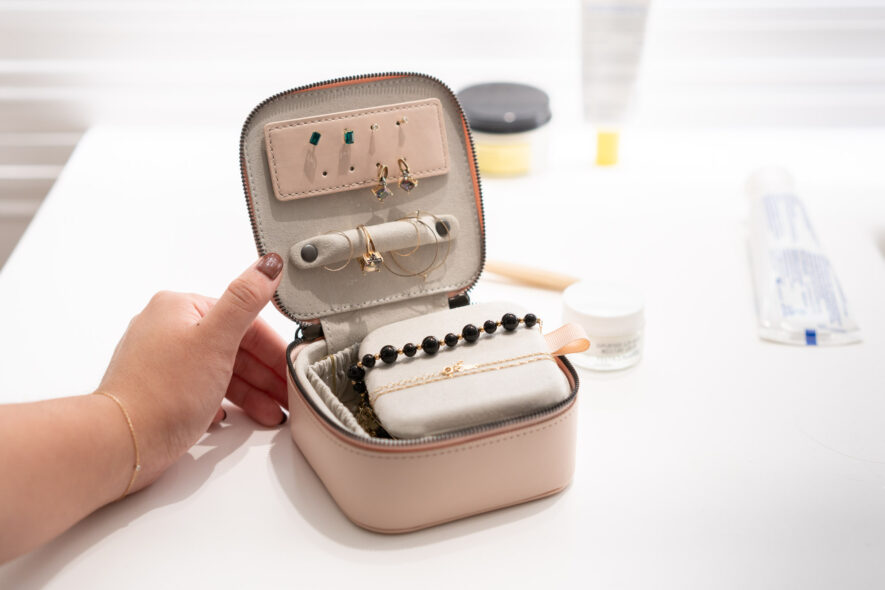 Away jewelry box