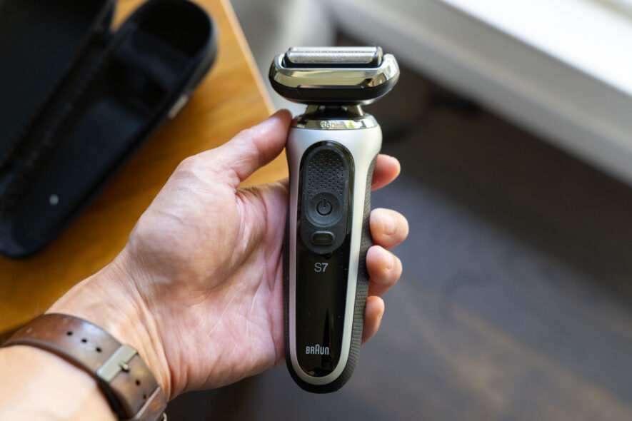 Braun 7 series 7020s electric shaver