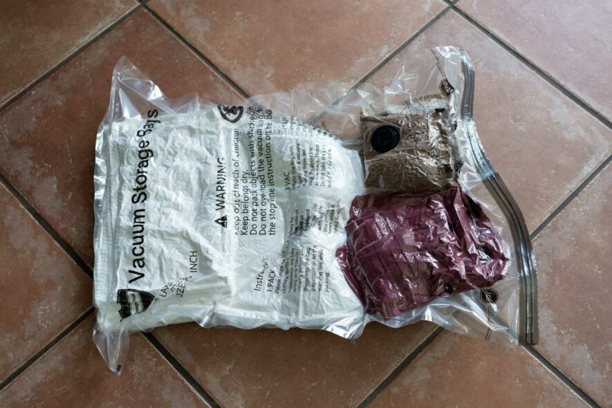 Gongshi clothing storage bag