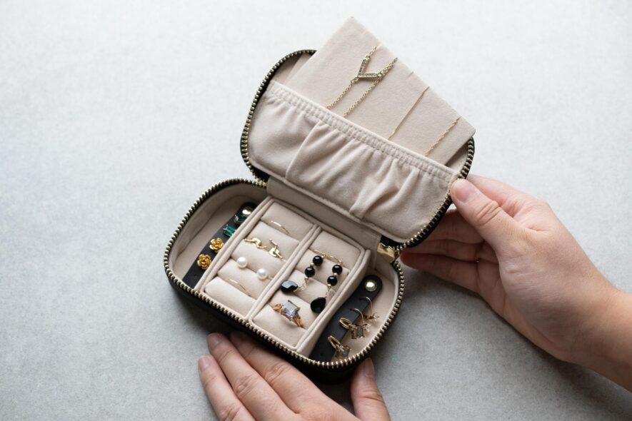 Hiscow jewelry organizer box