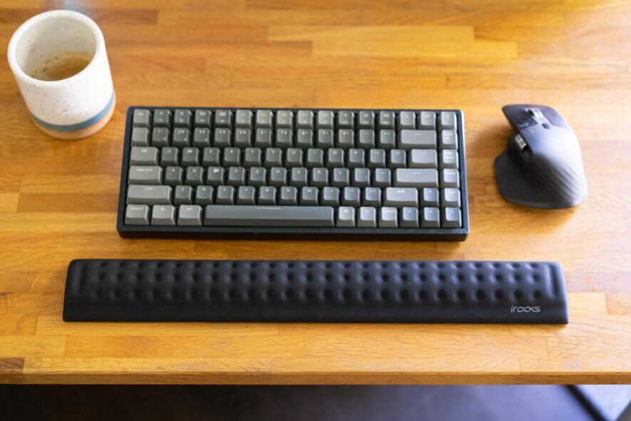 i-rocks keyboard wrist rest