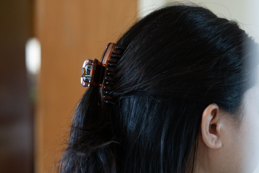 Revlon plastic hair clip