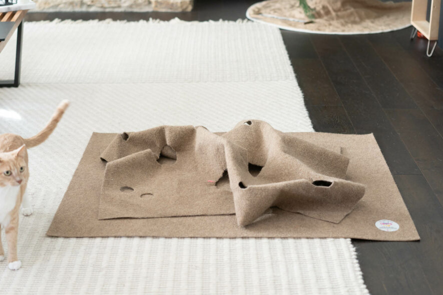 Snuggly Cat ripple rug