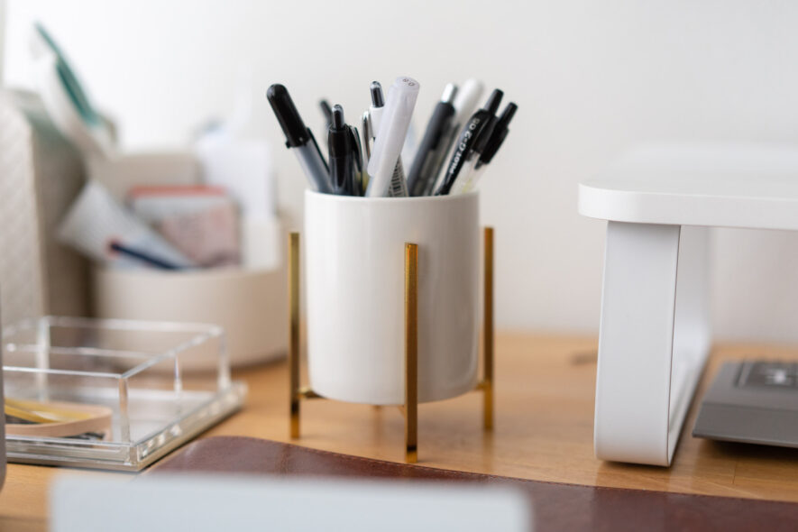 Siebold ceramic pen holder